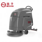 小型手推式洗地機，備受超市的喜愛